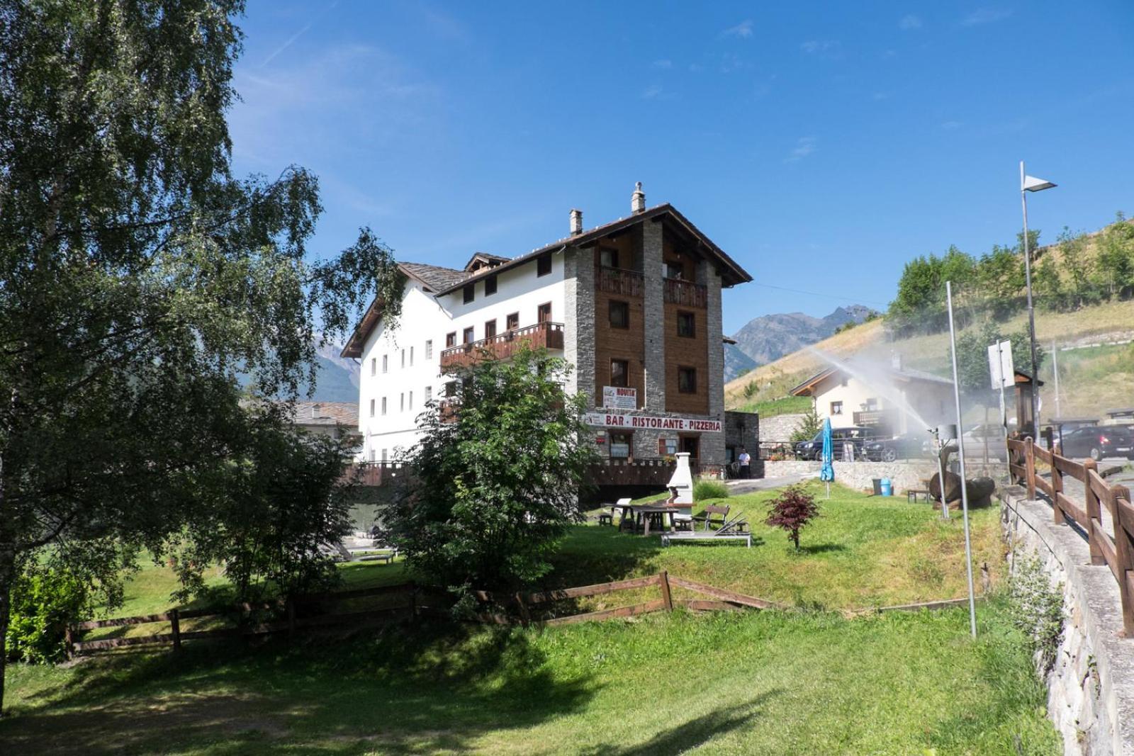 Hotel, Bar & Bistrot Saint Nicolas Gran Paradiso Экстерьер фото