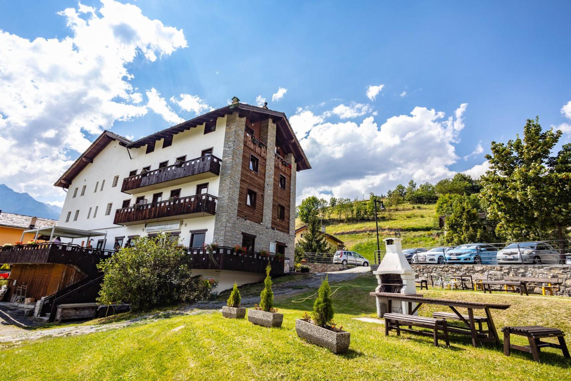 Hotel, Bar & Bistrot Saint Nicolas Gran Paradiso Экстерьер фото