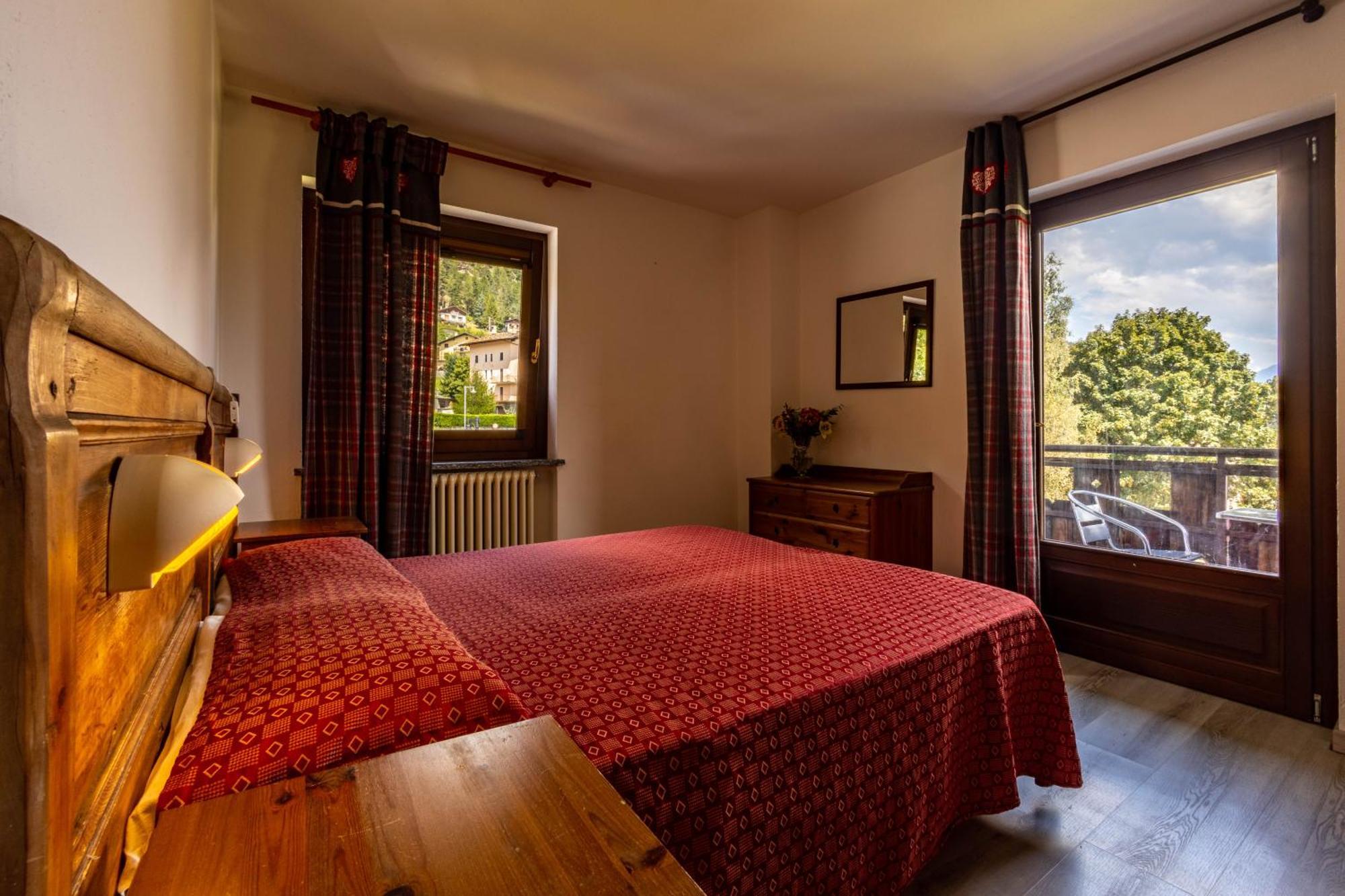 Hotel, Bar & Bistrot Saint Nicolas Gran Paradiso Экстерьер фото